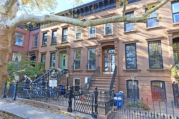 Rented by R New York | media 21