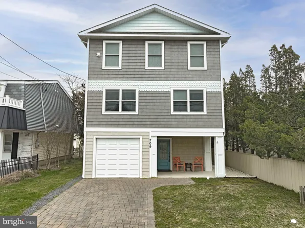 209 W 17th St, Ship Bottom, NJ 08008