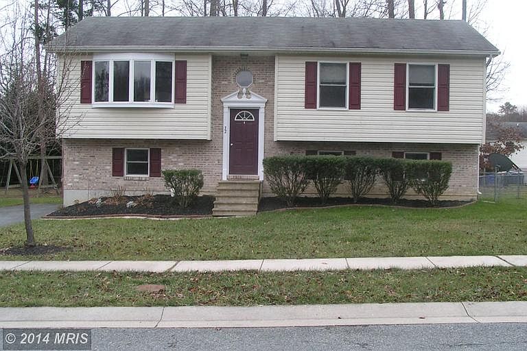 1st image of 32 Peppertree Cir