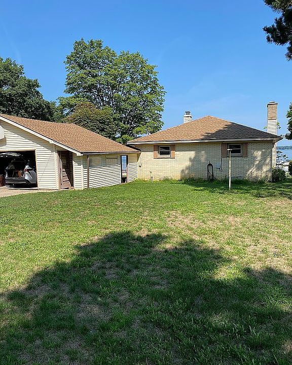 1st image of 6110 W Lakeview Dr