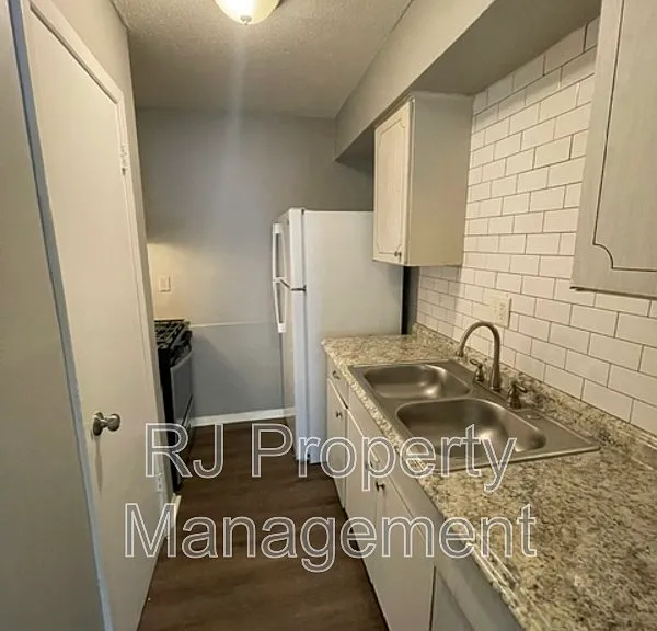 605 Patterson St #11 — Photo 5