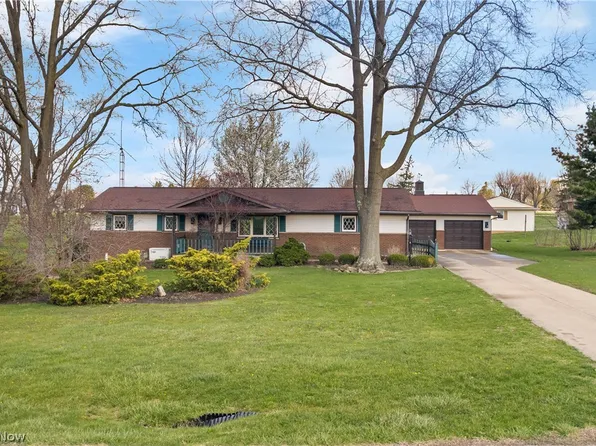 7451 Hahn St NE, Louisville, OH 44641