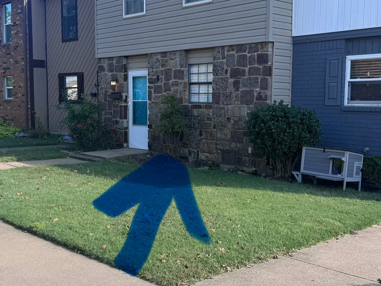 2 bed, 1.5 bath, $900 — Photo 2