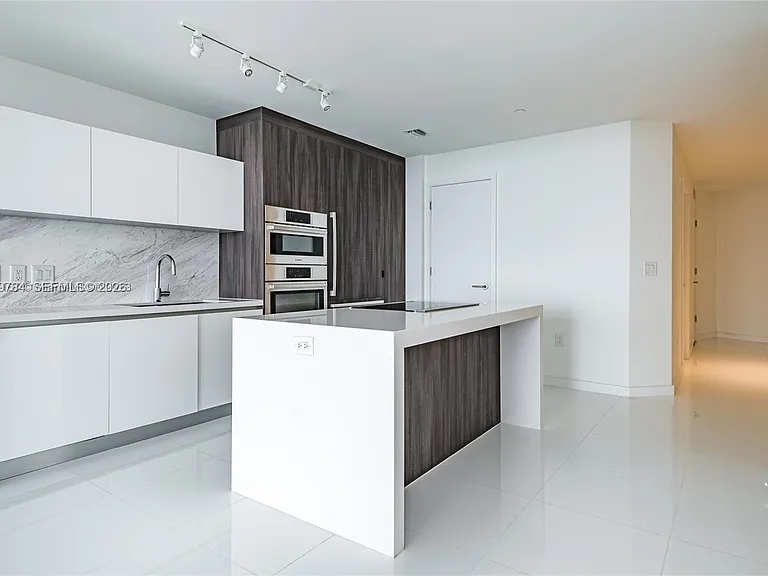 851 NE 1st Ave #2100 — Photo 7