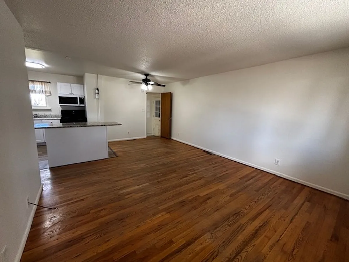 Building Photo - 147 Lummis Ct