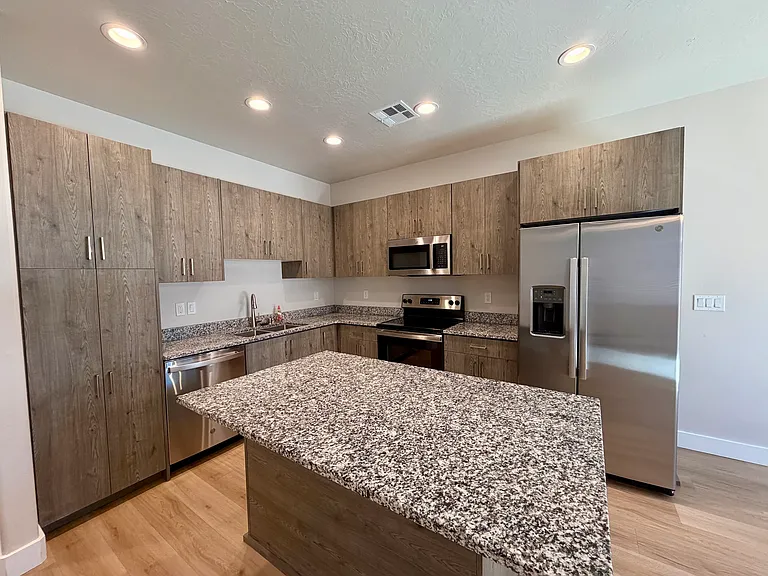 133 S Grapevine Rd #9 — Photo 6
