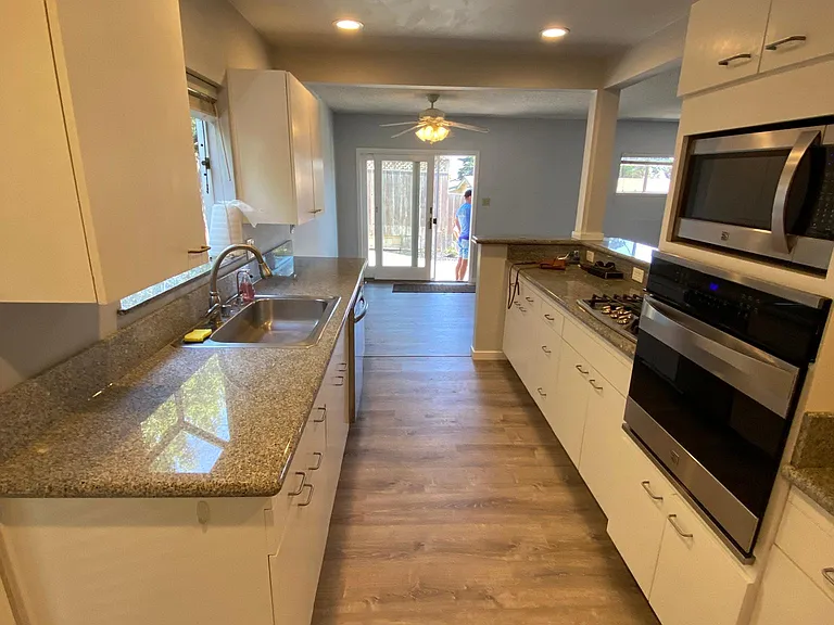141 Baker Ave — Photo 6