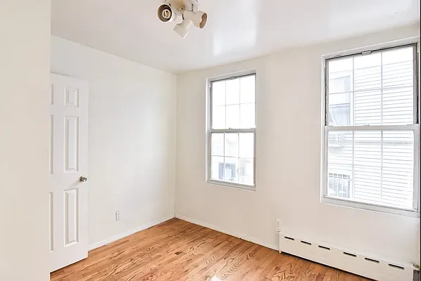 Rented by The Agency | media 9