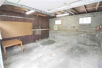 2nd image of 1464 Main St