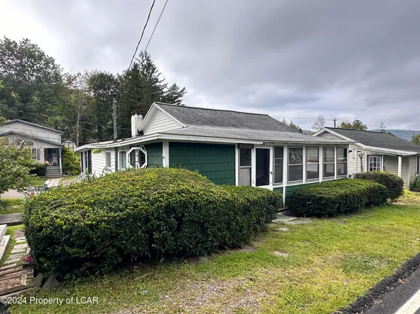 78 2nd St, Harveys Lake, PA 18618