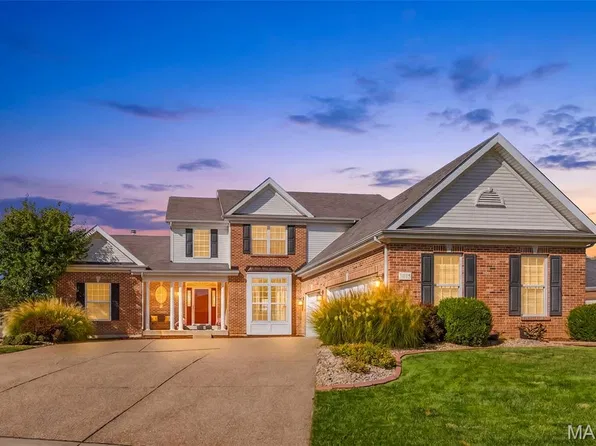 1015 Pearview Dr, Saint Peters, MO 63376