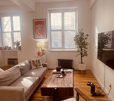2nd image of 160 W 16th St APT 2G
