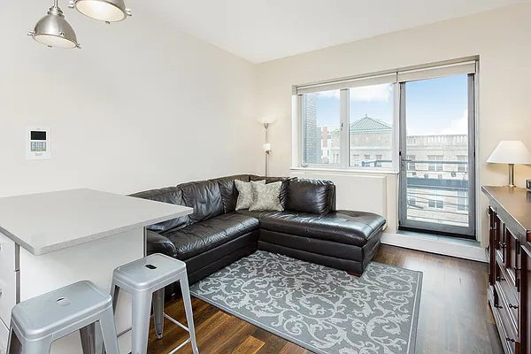 Sold by Bold New York | media 3