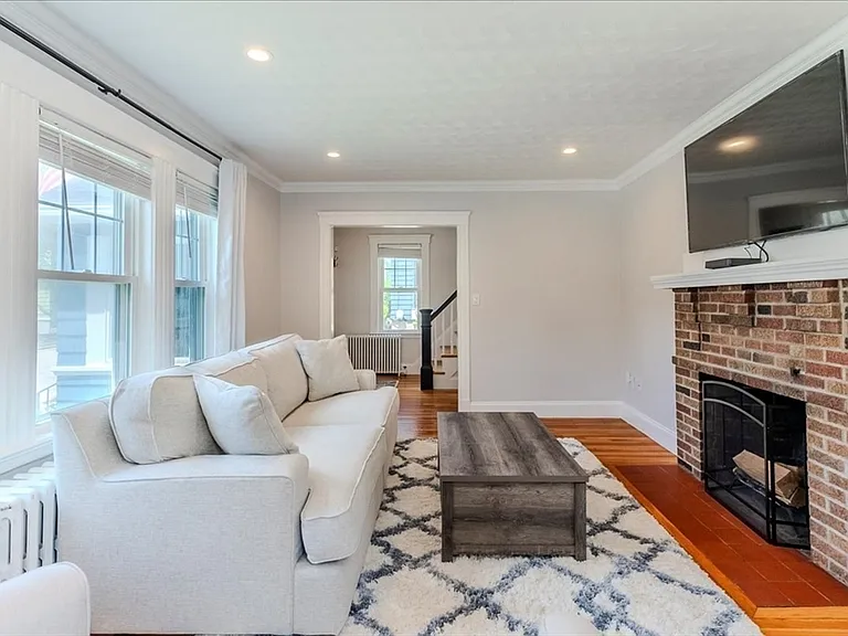 37 Sanborn Ave #SF — Photo 6