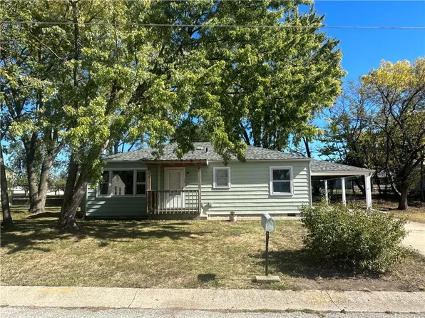 104 N Marr Dr, Warrensburg, MO 64093