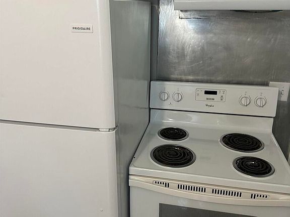 3rd image of 1615 W 14th St