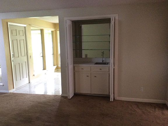 4th image of 16322 Heatherdale Dr