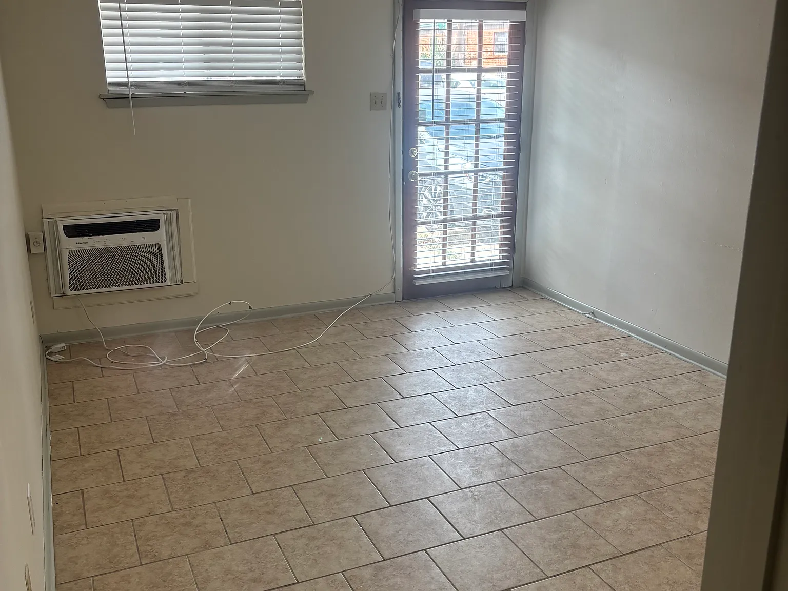 2 bed, 700 sqft, $950 — Photo 3