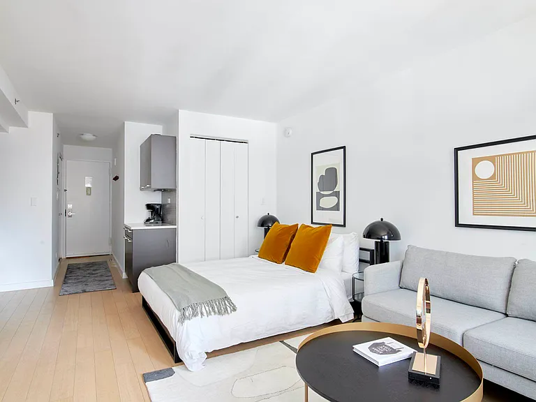 222 E 39th St #10C — Photo 4