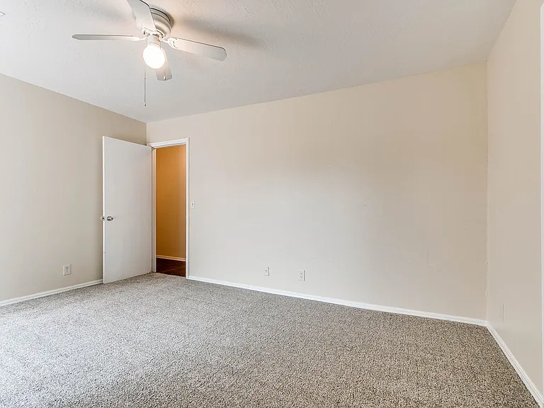 504 N Davis Ave — Photo 5