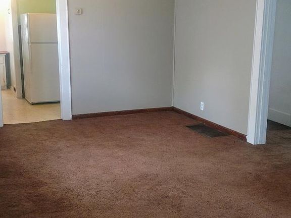 3rd image of 221 N Ohio St
