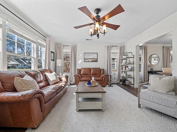5th image of 3544 Shirlwood Ave