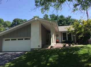 2044 Pheasant Run Dr, Maryland Heights, MO 63043