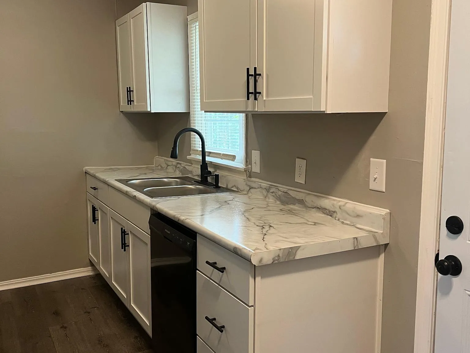 933 S Bonn Ave — Photo 2