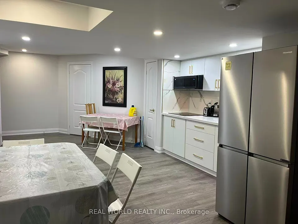 49 Roosevelt Dr #BASEMENT