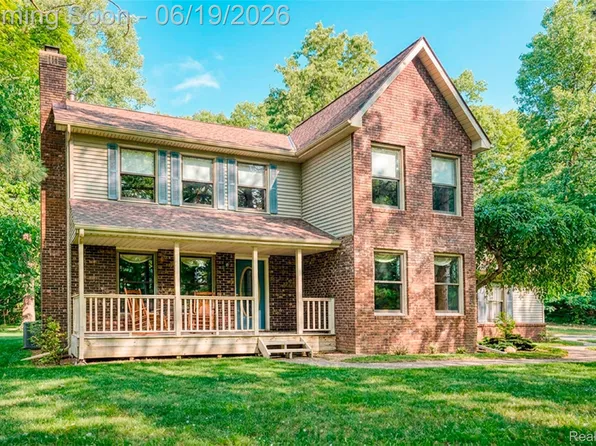 7511 Welle Rd, Brighton, MI 48116