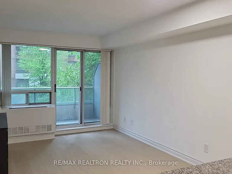 31 Bales Ave #208 — Photo 5