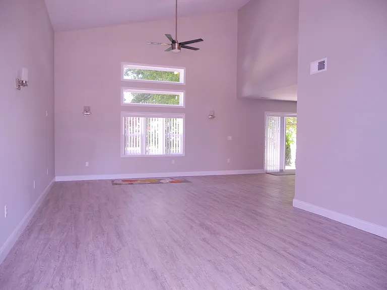 2614 W Murphysboro Rd — Photo 2