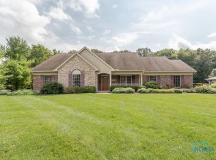 11113 Oak Pointe Dr, Whitehouse, OH