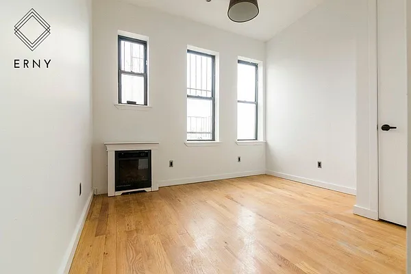 Rented by Commercial Capital Resources INC | media 2