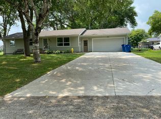 509 Ridge Rd, Henderson, MN 56044