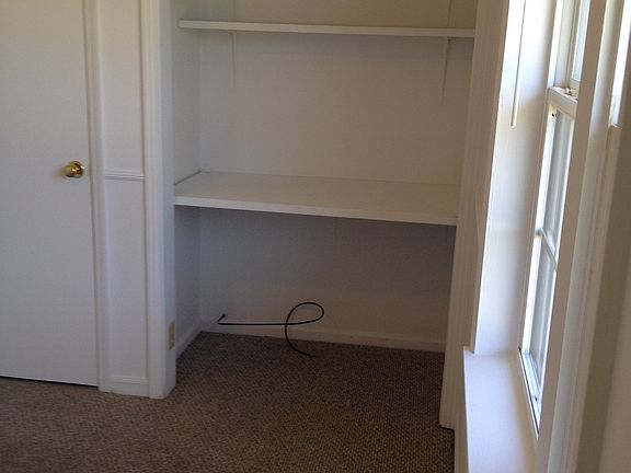 3rd bedroom desk
