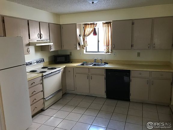 Spacious kitchen
