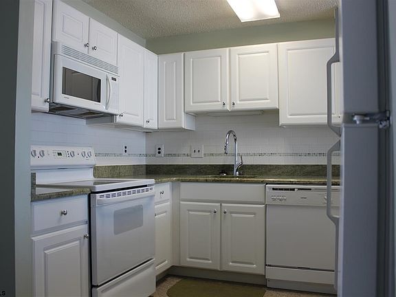 4th image of 847 Plymouth Pl #1