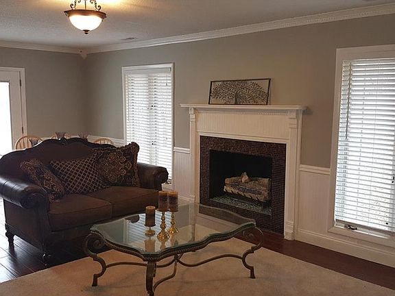 2nd image of 391 Pioneer Dr NW