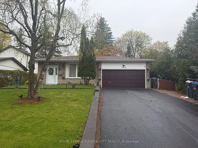 3252 Flanagan Cres — Photo 1