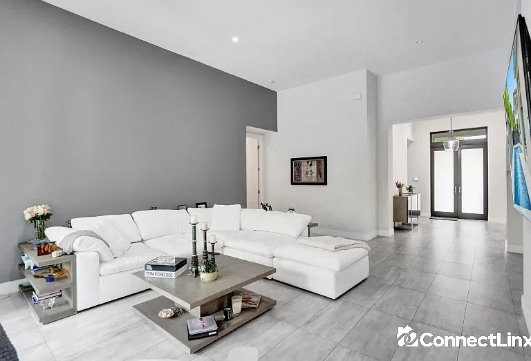5663 Brookfield Cir — Photo 5