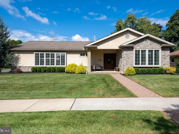 247 Cedar Ave, Hershey, PA 17033