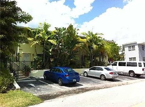 3rd image of 4321 NE 21st Ave APT 1
