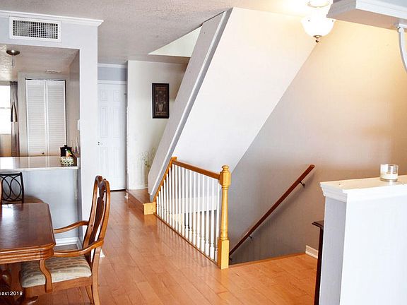 3rd image of 5073 Riveredge Dr #9