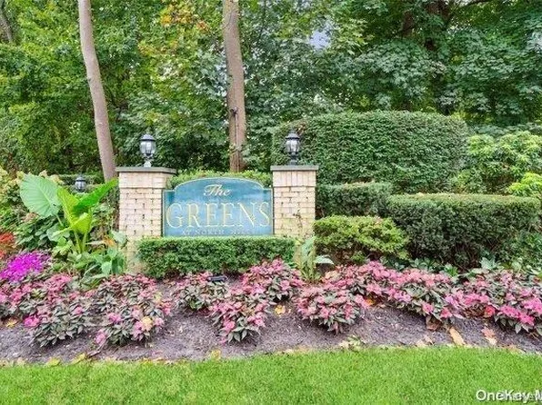 29 Fairway Drive #29, Manhasset, NY 11030