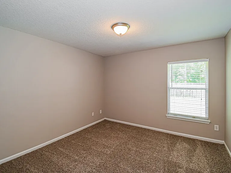 9225 Hawks Run Ln — Photo 12