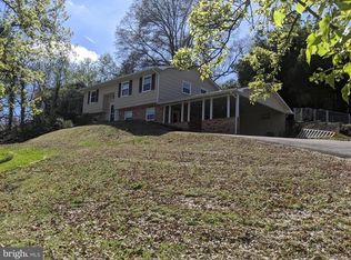 214 Morningside Dr, Fredericksburg, VA 22401