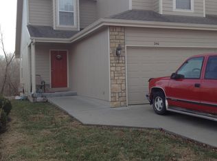 240 E 12th St, Tonganoxie, KS 66086