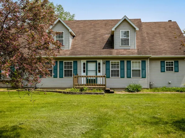 722 Spicer Dr, Brooklyn, MI 49230
