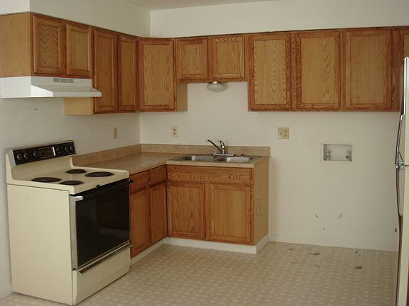3rd image of 70 Zelkova Dr